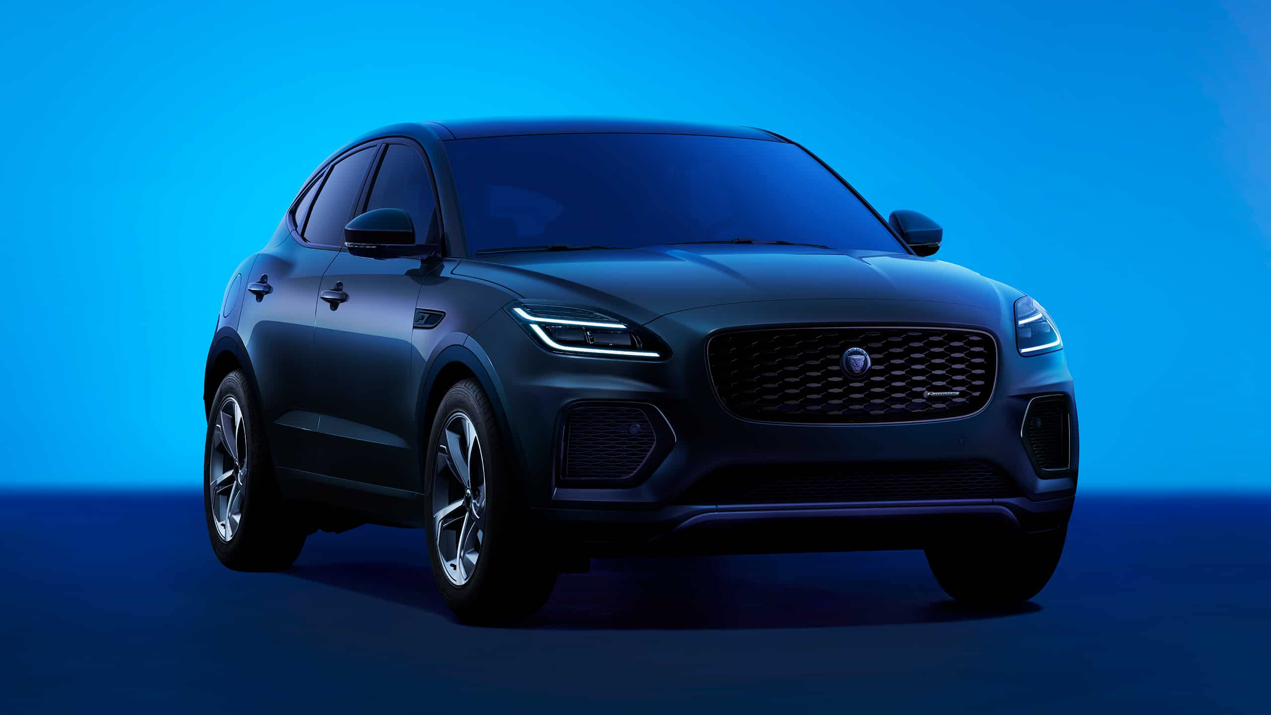 https://www.jaguar.es/content/dam/jdx/global/x540/24my/int/X54024GL_303101393_026_RDYN_SE.jpg.res/JLRHASHDD0DEEA62F3E0FAF218BBE09447218EBAF4EDBA5/X54024GL_303101393_026_RDYN_SE.jpg